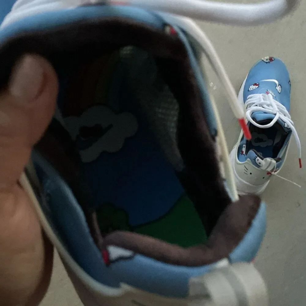 Nike hello kitty